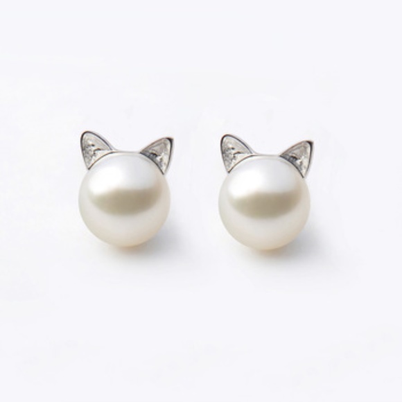 Starcella Jewelry - Pearl Cat Earrings